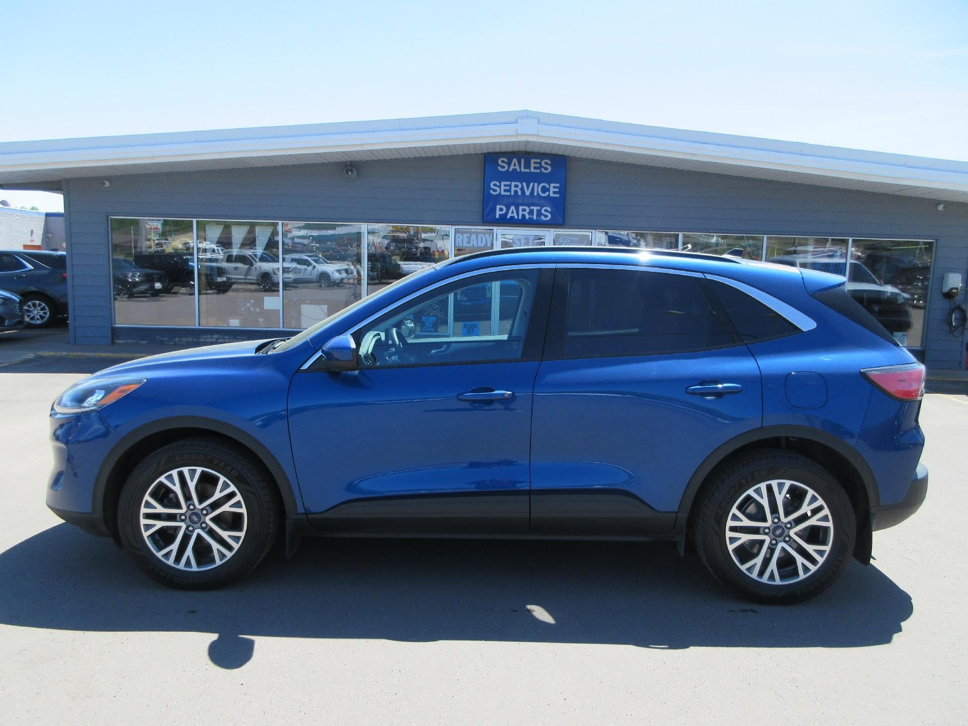 2022 Ford Escape SEL AWD in Blue — front three-quarter view