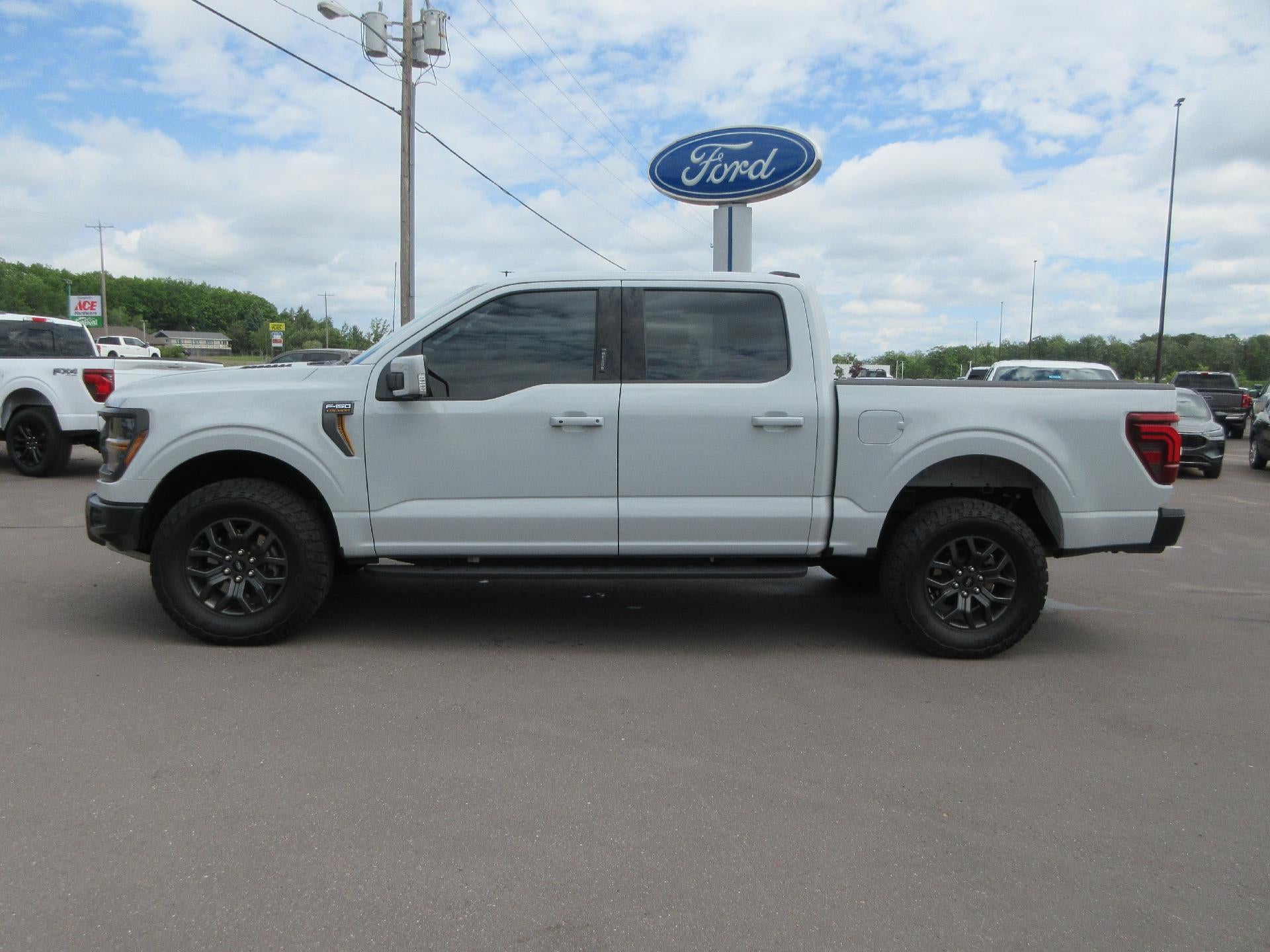 2024 Ford F-150 Tremor 4WD SuperCrew 5.5' Box in Avalanche — front three-quarter view